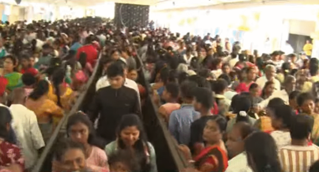 Massive Rush at Hasanamba Temple; Devotees Flood for Darshan, SP Issues Stampede Warning — JDS Protests Over Kumaraswamy Protocol “Insult”