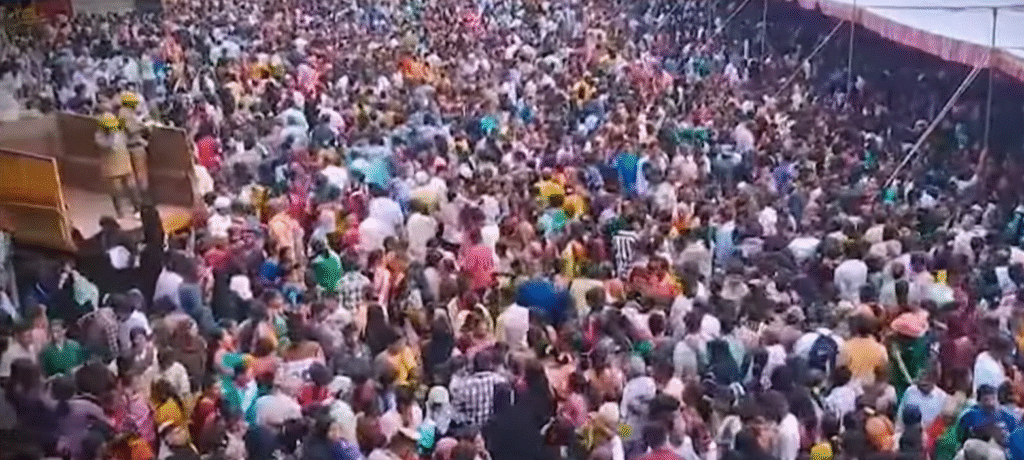 Puttur Crowd Chaos at CM Siddaramaiah’s Event: Over 11 People, Including Women and Children, Fall Unconscious Amid Heat and Poor Arrangements 2 Puttur Crowd Chaos at CM Siddaramaiah’s Event: Over 11 People, Including Women and Children, Fall Unconscious Amid Heat and Poor Arrangements