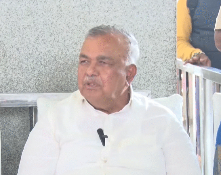 Ramalinga Reddy Urges Centre to Enforce Stricter Rules on Electric Bus Maintenance After 2,000+ BMTC Breakdowns 3 Karnataka Transport Minister Ramalinga Reddy