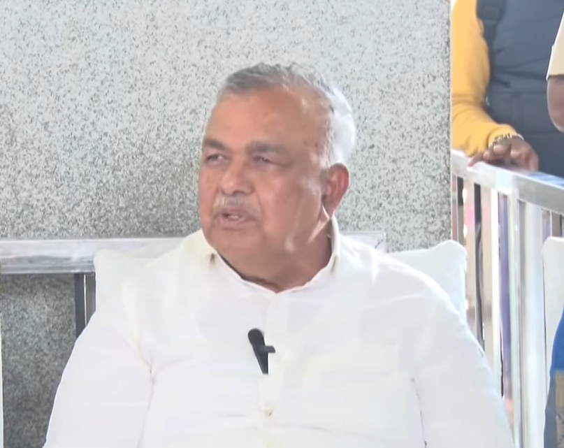 Ramalinga Reddy Urges Centre to Enforce Stricter Rules on Electric Bus Maintenance After 2,000+ BMTC Breakdowns 1 Karnataka Transport Minister Ramalinga Reddy