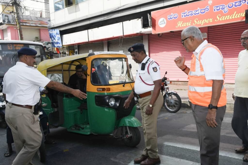 Bengaluru MLA Suresh Kumar Hits the Streets in Traffic Police Role, Leads Road Safety Awareness Drive in Bengaluru 3 Bengaluru MLA Suresh Kumar Hits the Streets in Traffic Police Role, Leads Road Safety Awareness Drive in Bengaluru