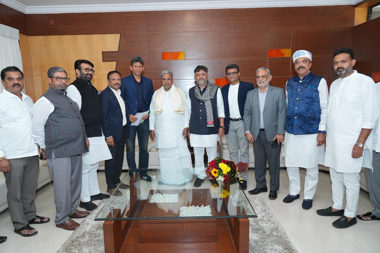 KSCA President Venkatesh Prasad holds talks with CM Siddaramaiah, DCM D.K. Shivakumar in Belagavi