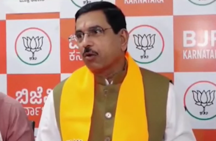 IndiGo Crisis Mishandled, Says Prahlad Joshi; Alleges Mamata Backing Behind Bengal ‘Babri-Style Structure’ Controversy