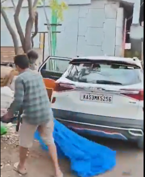 Caught on Camera: Bengaluru North City Corporation Fines Vehicle Owner ₹5,000 for Dumping Garbage in Sarvagnanagar
