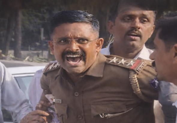 Caught on Camera: High Drama as Bengaluru Inspector Caught Red-Handed Taking ₹4 Lakh Bribe in Lokayukta Trap