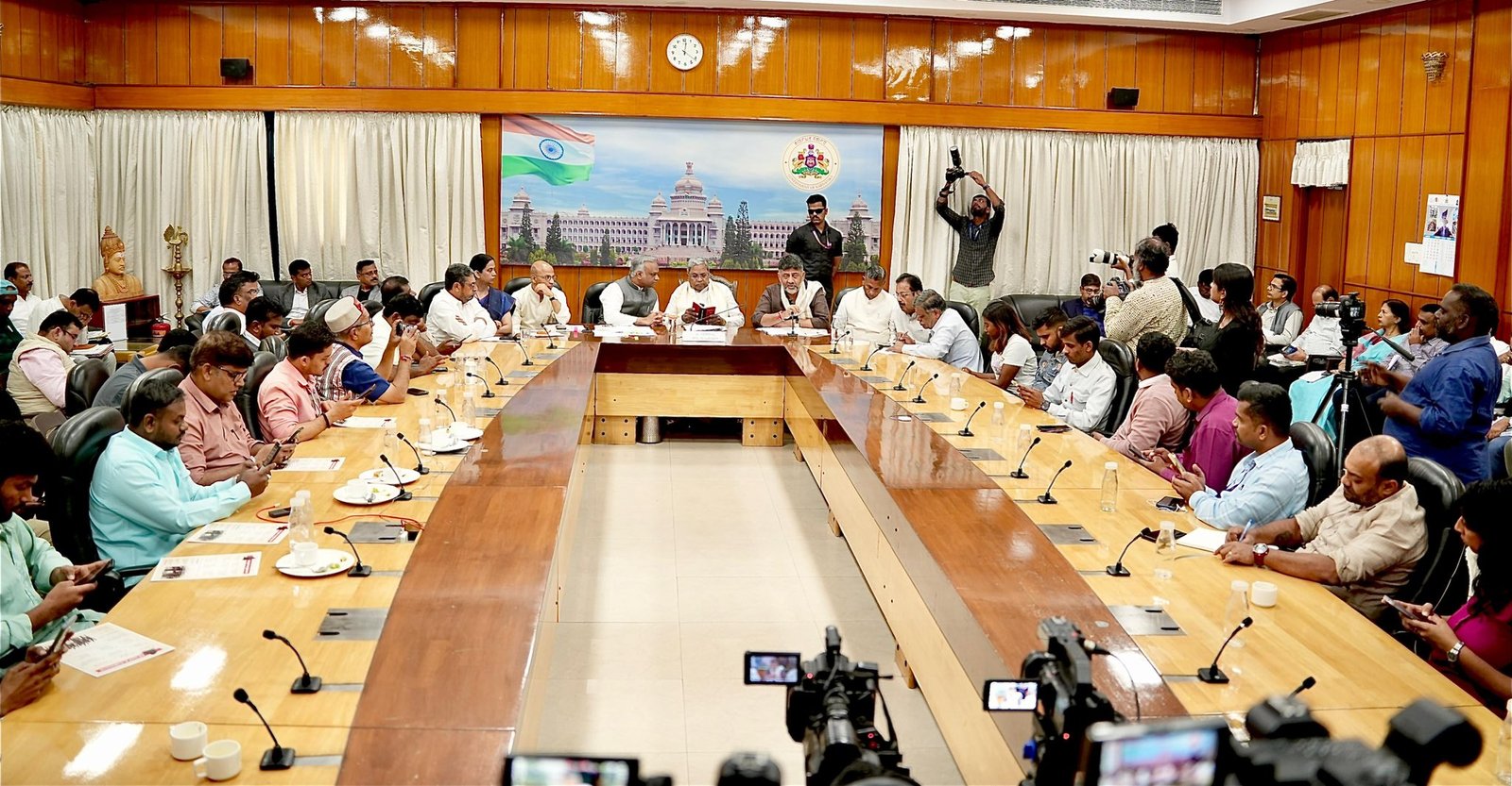 From MGNREGA to VB G RAM G: Siddaramaiah Says Centre Killed Workers’ Rights Without Consulting States