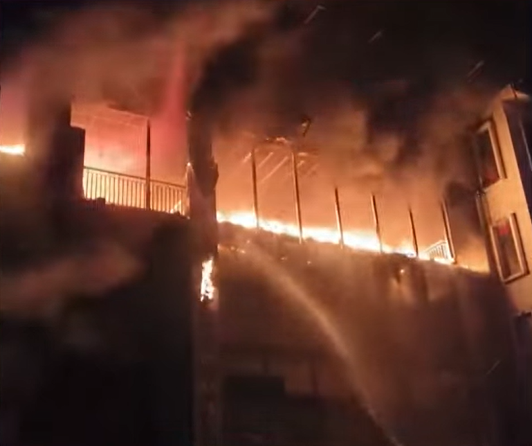 Hubballi Metro Mall Fire: Massive Blaze Engulfs Five-Storey Building, No Casualties