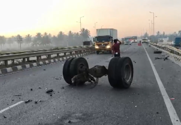Hoskote Highway Turns Death Trap: Axle Break Triggers Chain Crash, 7 Dead Including 6 in XUV700