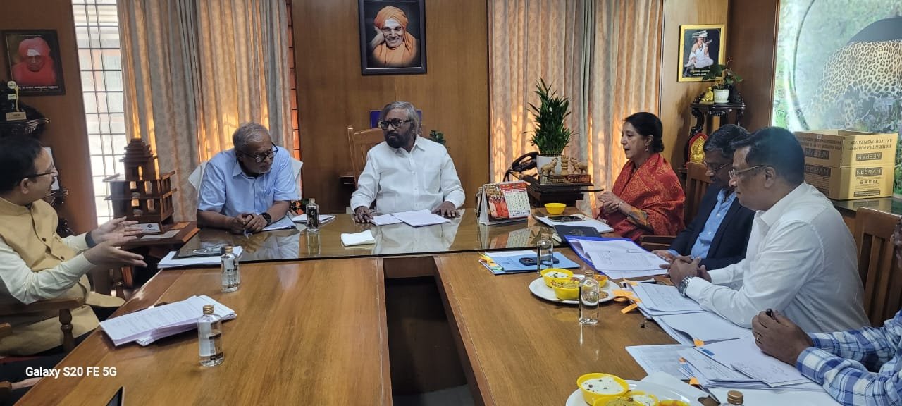 Forest, Ecology and Environment Minister Eshwar B. Khandre has announced that a meeting of all 28 Bengaluru MLAs will soon be convened to ensure the city does not turn into a “gas chamber” like the national capital.